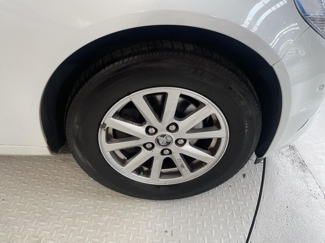 Photo '9' of Holden Commodore