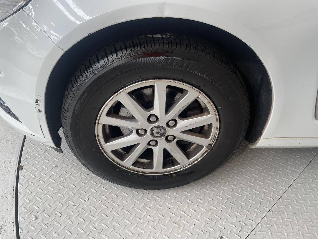 Photo '10' of Holden Commodore