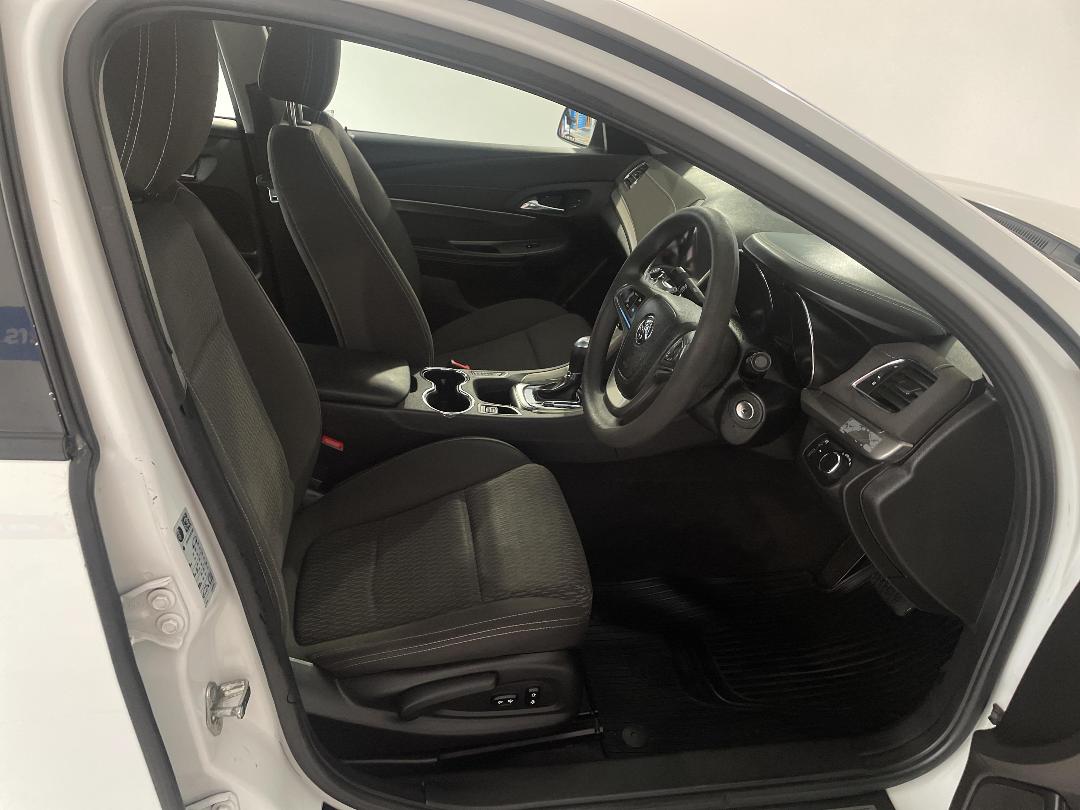 Photo '16' of Holden Commodore