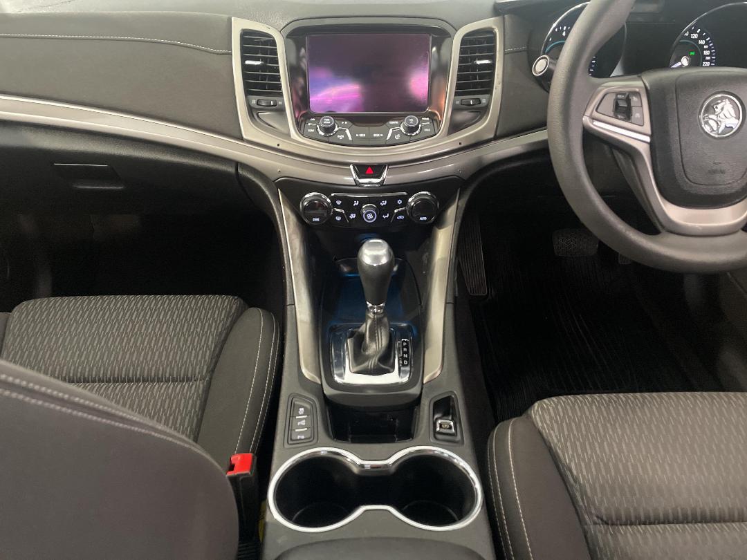 Photo '18' of Holden Commodore