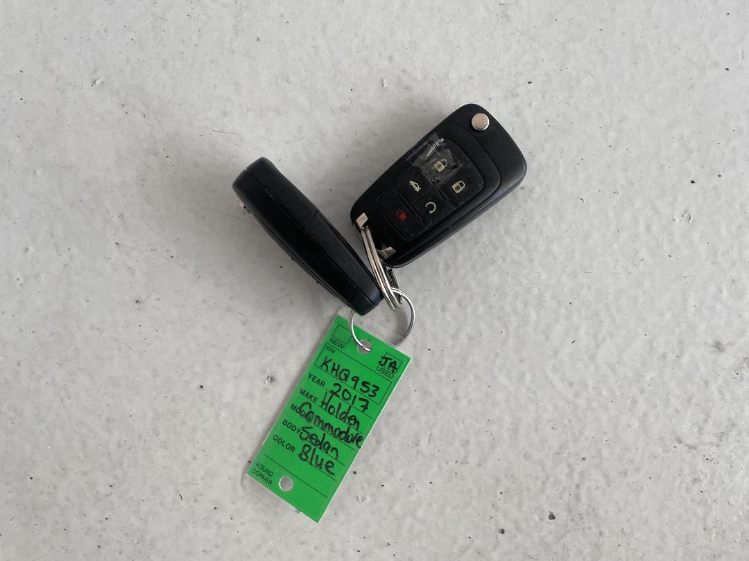 Photo '22' of Holden Commodore Photo '22' of Holden Commodore