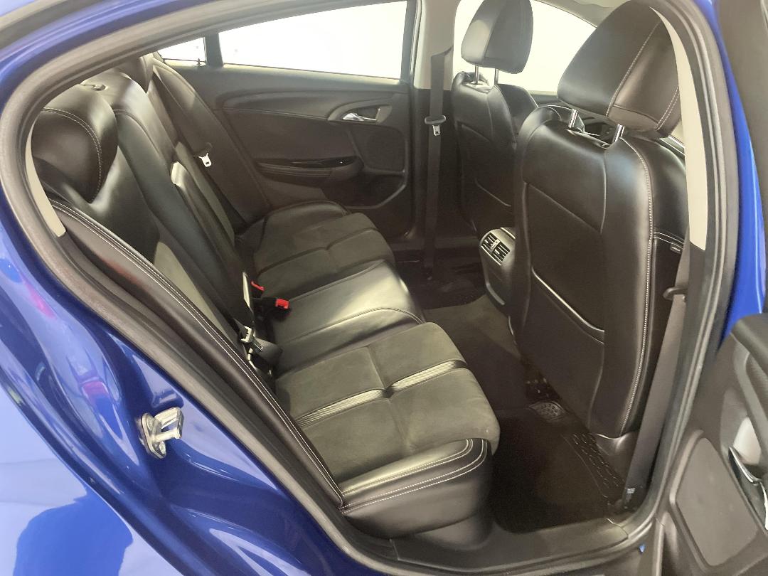 Photo '20' of Holden Commodore Photo '20' of Holden Commodore