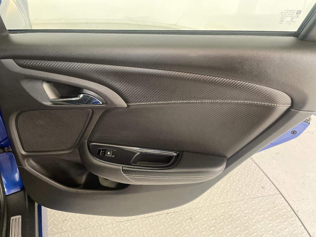 Photo '19' of Holden Commodore Photo '19' of Holden Commodore