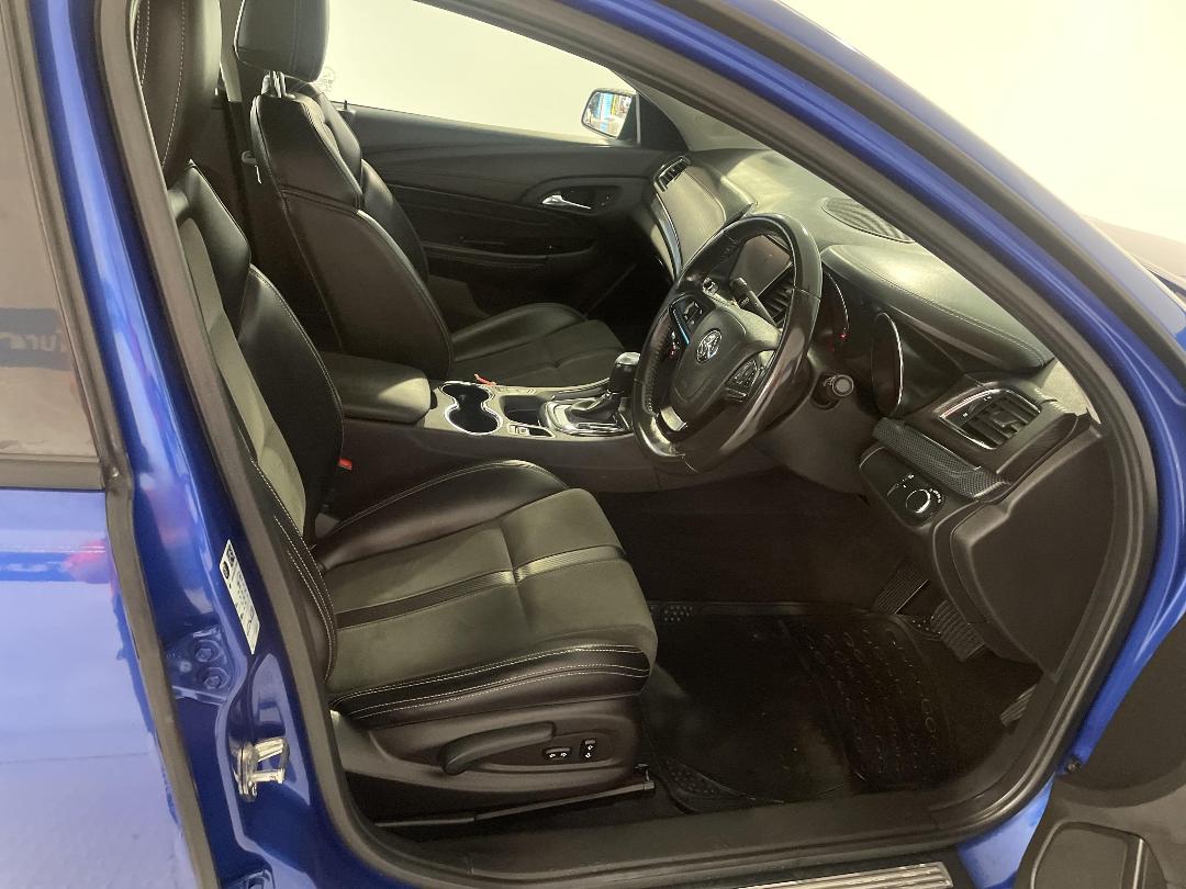 Photo '16' of Holden Commodore Photo '16' of Holden Commodore