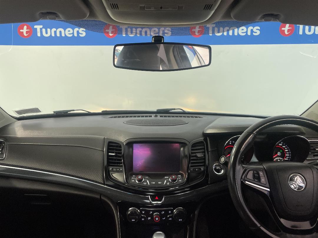 Photo '17' of Holden Commodore Photo '17' of Holden Commodore