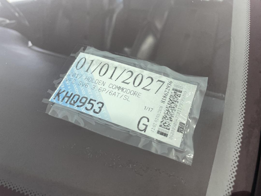 Photo '35' of Holden Commodore Photo '35' of Holden Commodore