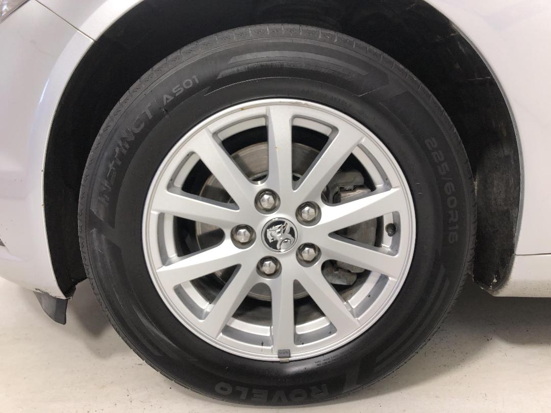 Photo '10' of Holden Commodore