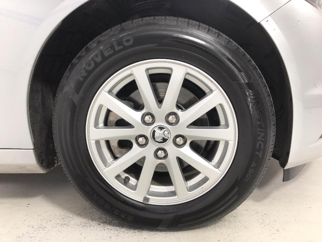 Photo '9' of Holden Commodore