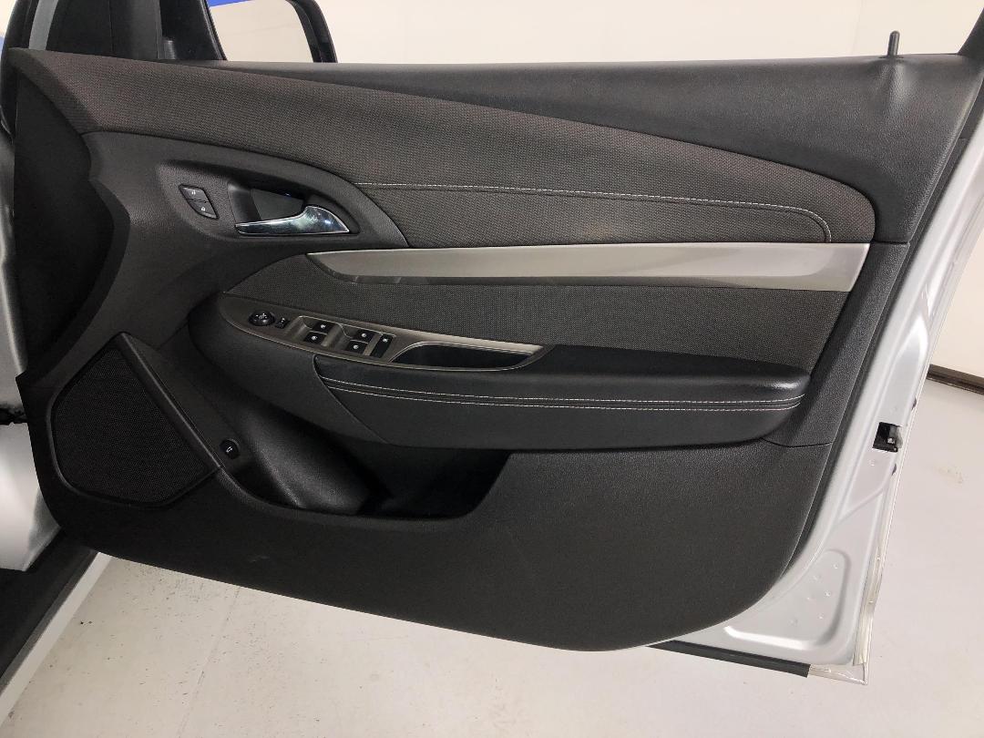 Photo '15' of Holden Commodore