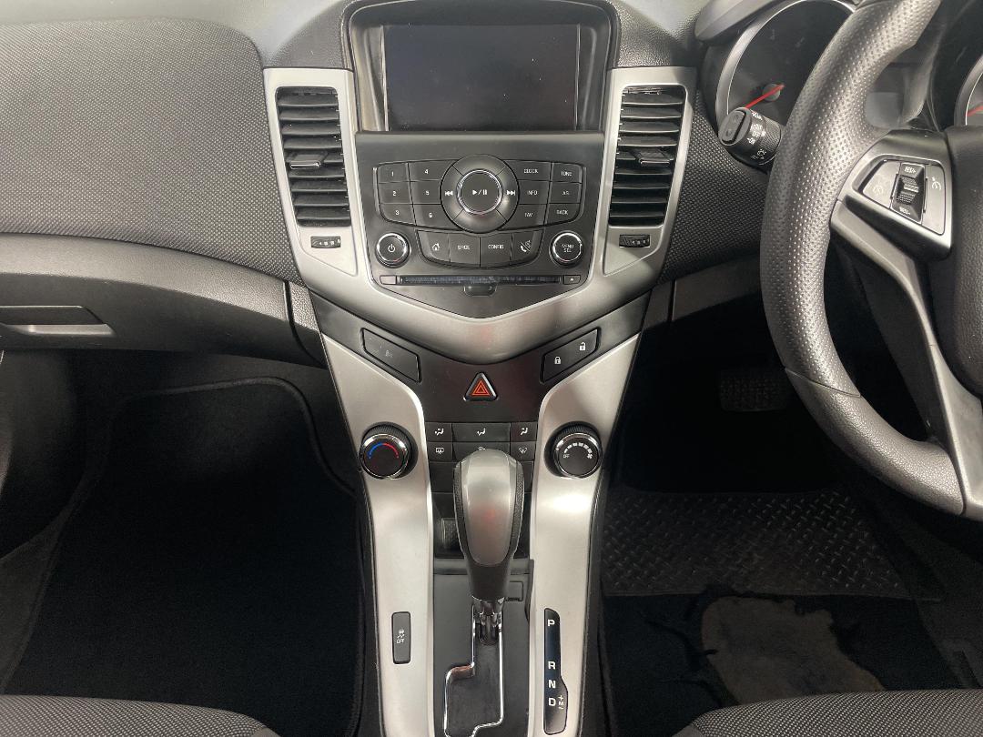 Photo '18' of Holden Cruze Photo '18' of Holden Cruze