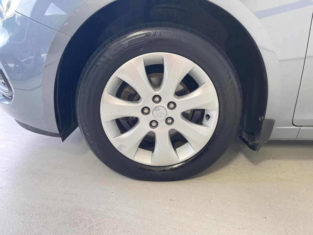 Photo '10' of Holden Cruze Photo '10' of Holden Cruze