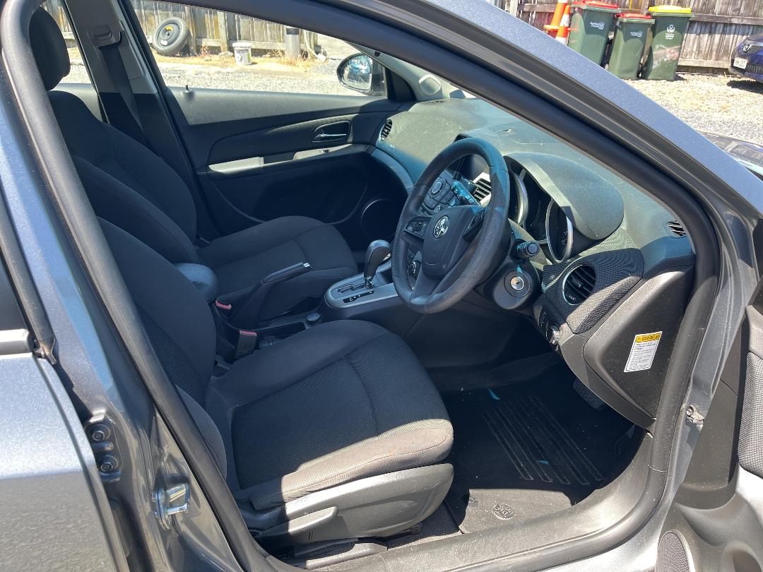 Photo '10' of Holden Cruze CD