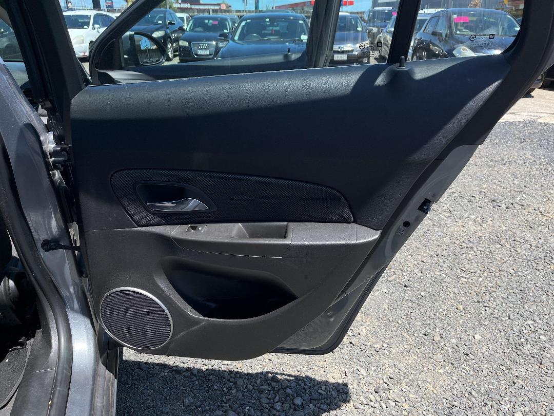 Photo '13' of Holden Cruze CD