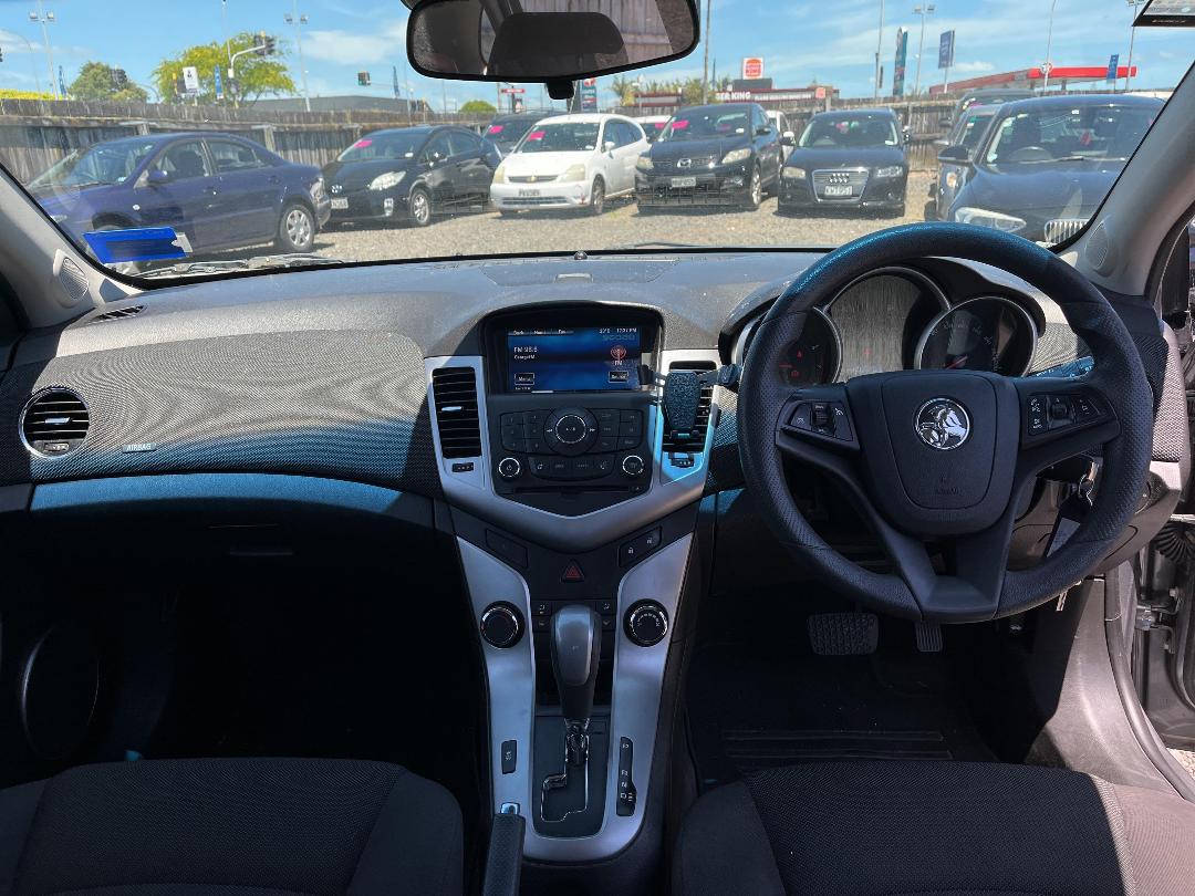 Photo '15' of Holden Cruze CD