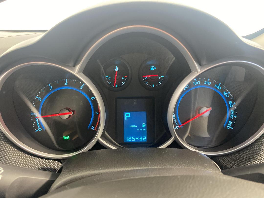 Photo '21' of Holden Cruze