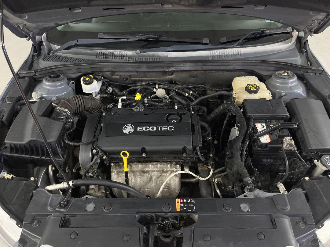 Photo '13' of Holden Cruze