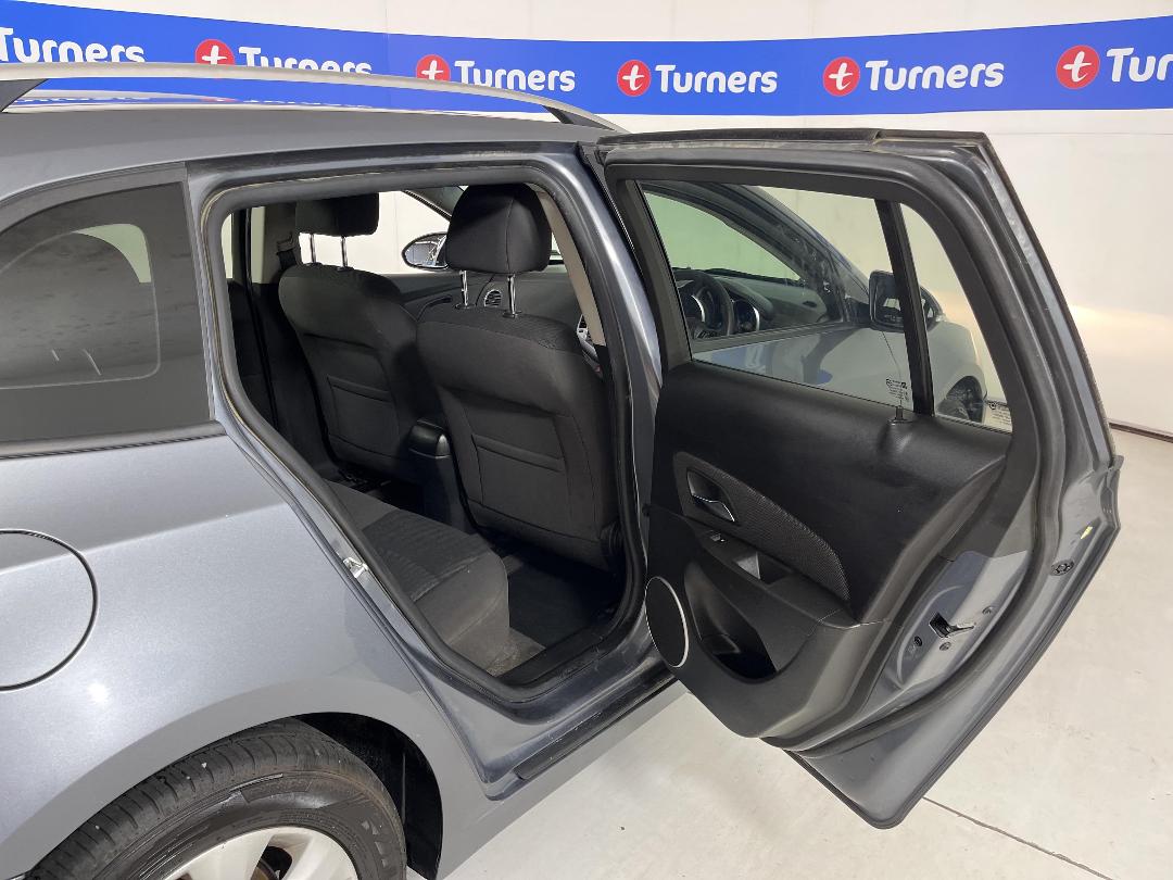 Photo '19' of Holden Cruze