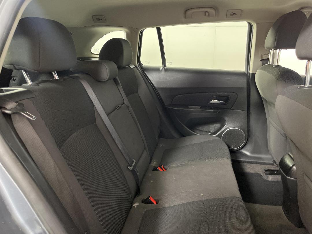 Photo '20' of Holden Cruze