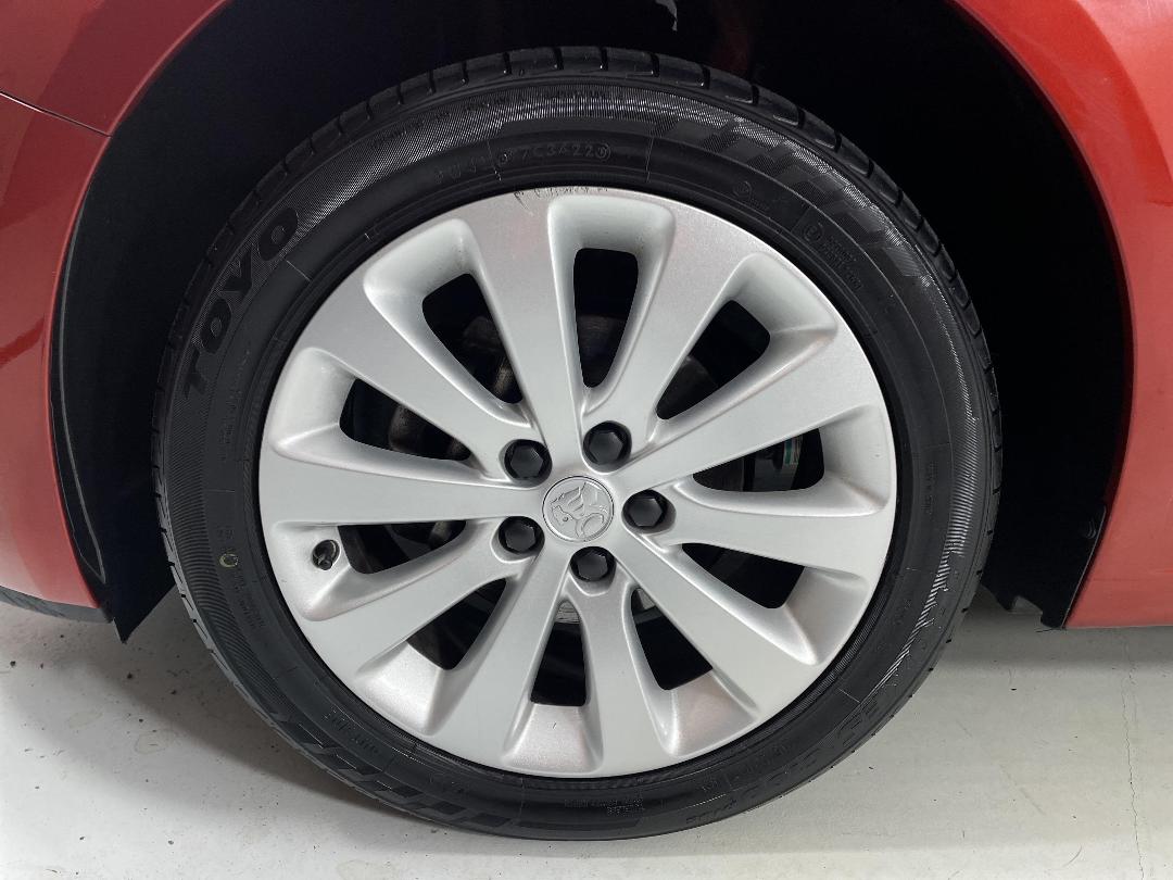 Photo '10' of Holden Cruze