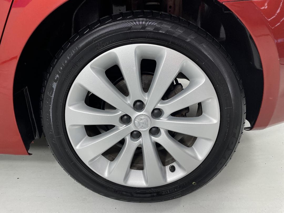 Photo '11' of Holden Cruze