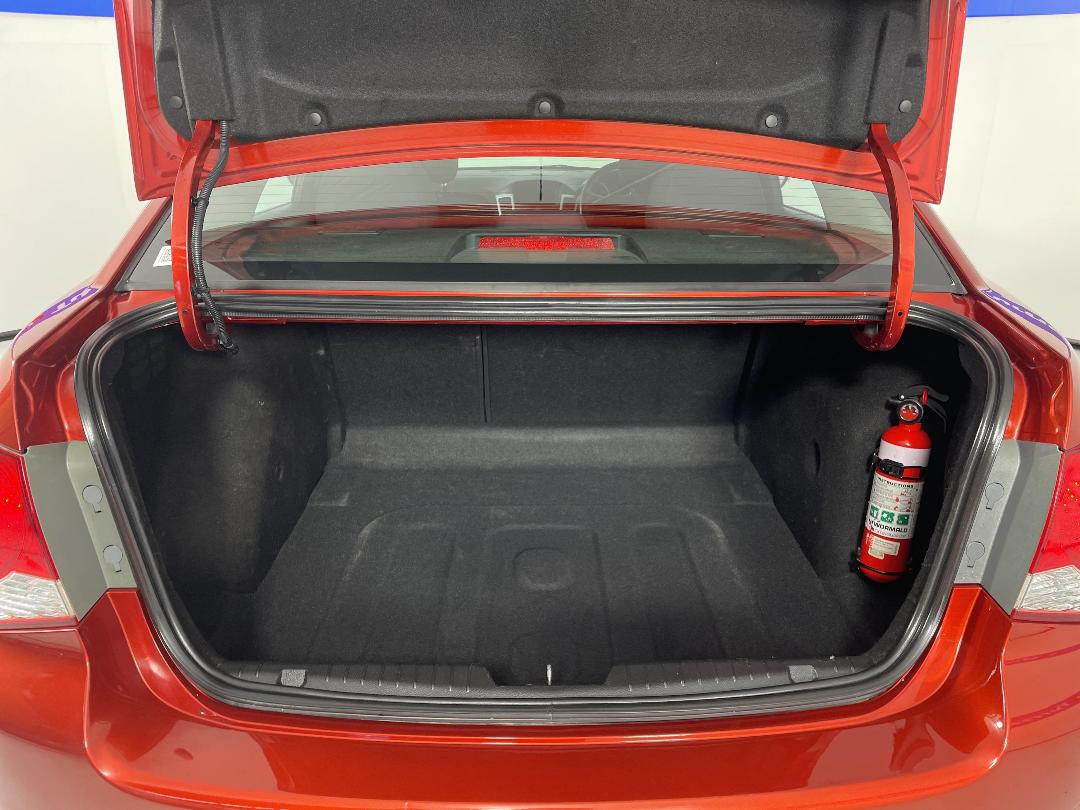 Photo '14' of Holden Cruze