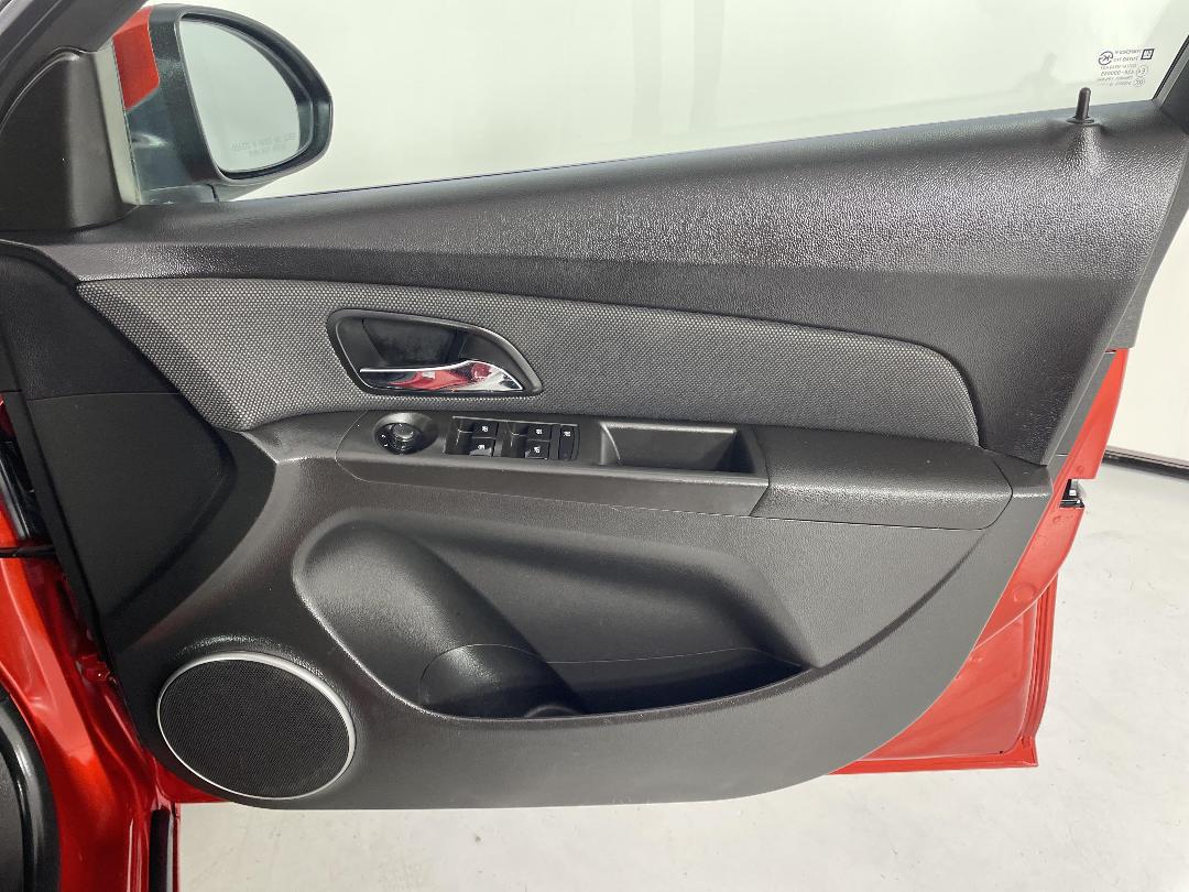 Photo '15' of Holden Cruze