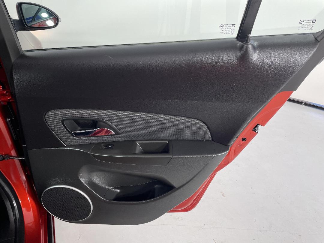 Photo '19' of Holden Cruze