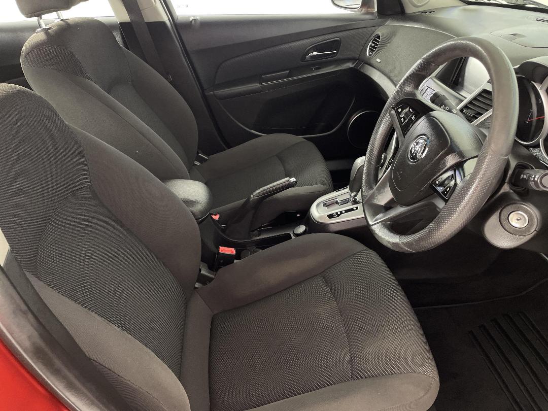 Photo '16' of Holden Cruze