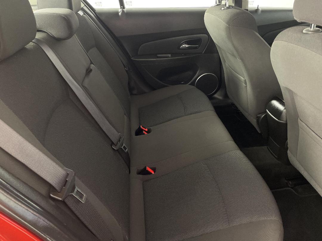 Photo '20' of Holden Cruze