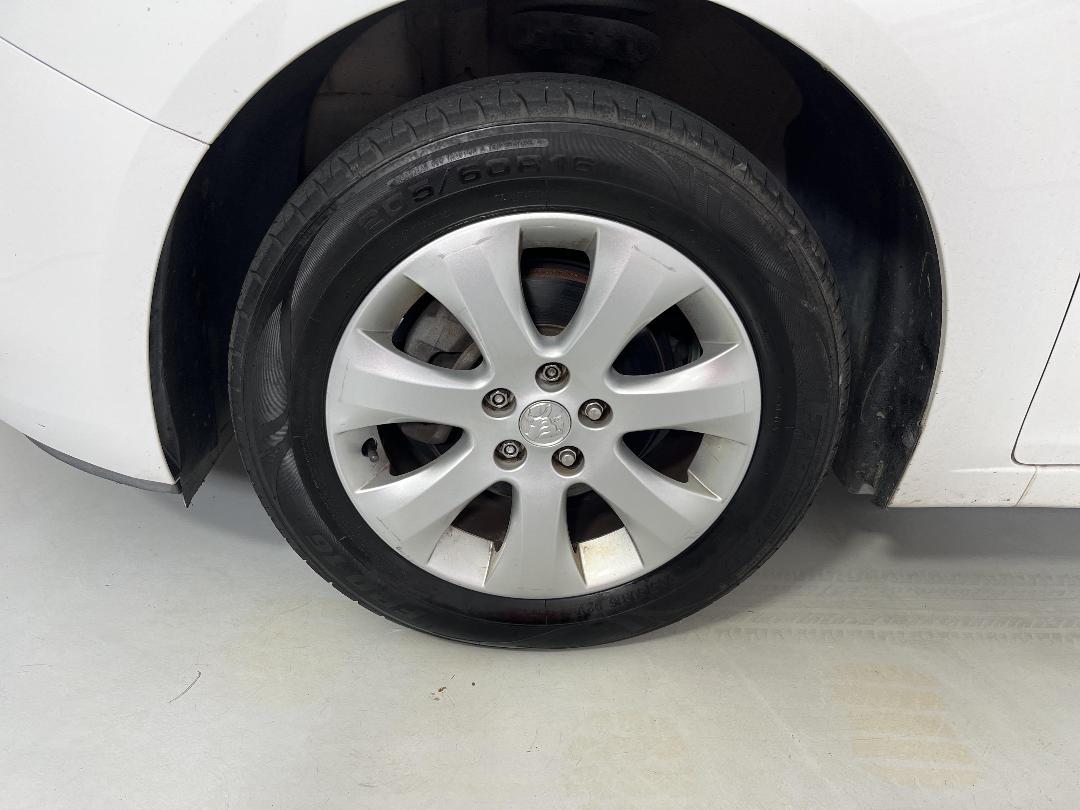 Photo '10' of Holden Cruze