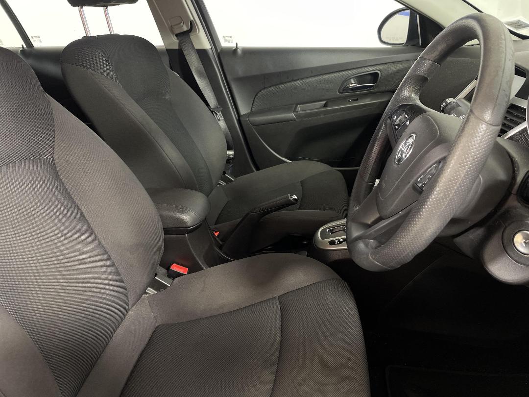 Photo '16' of Holden Cruze Photo '16' of Holden Cruze