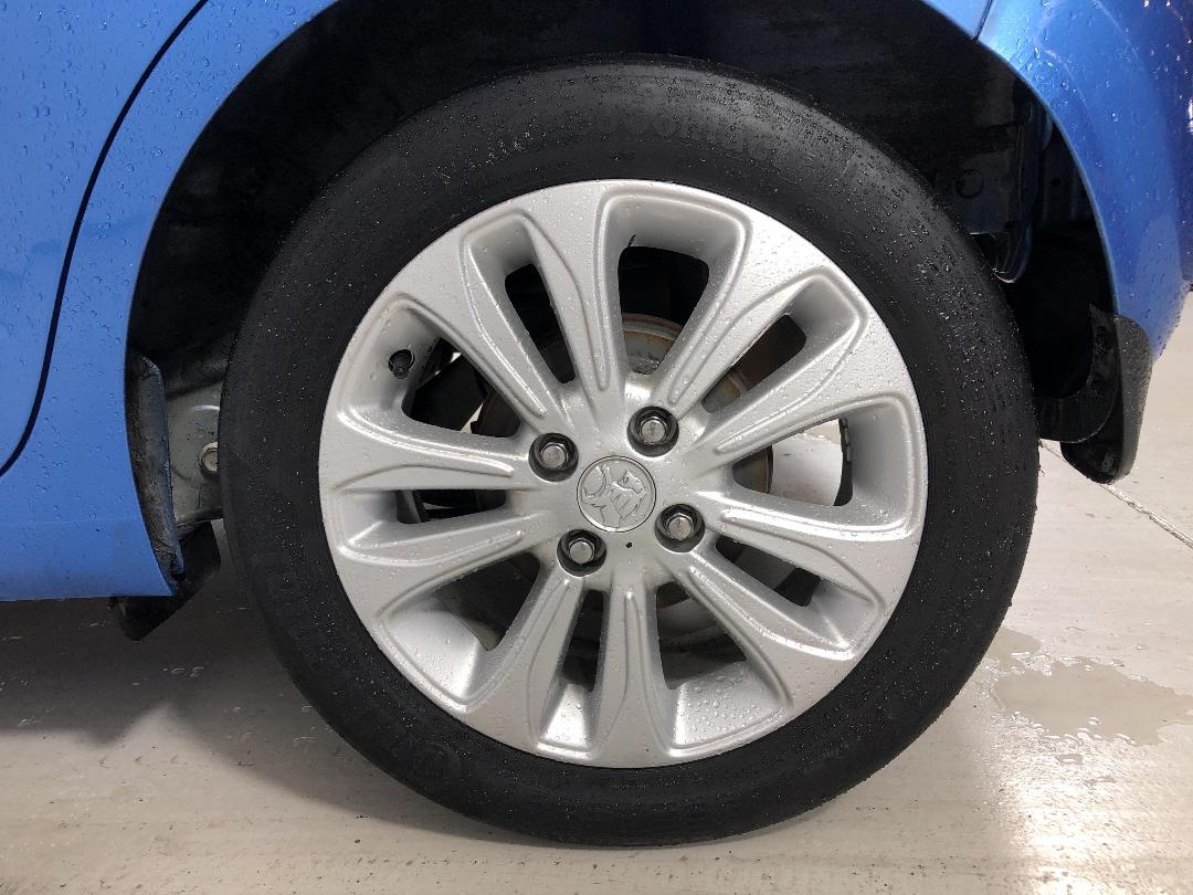 Photo '11' of Holden Spark