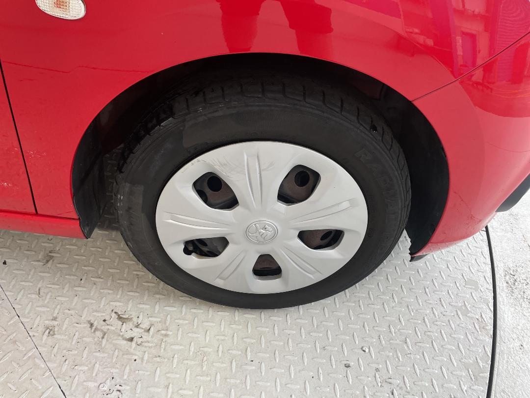 Photo '9' of Holden Spark