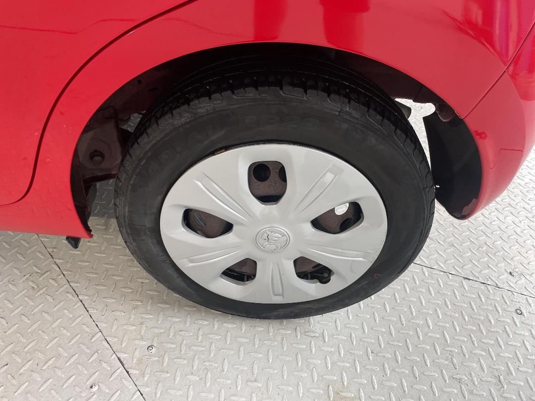 Photo '11' of Holden Spark