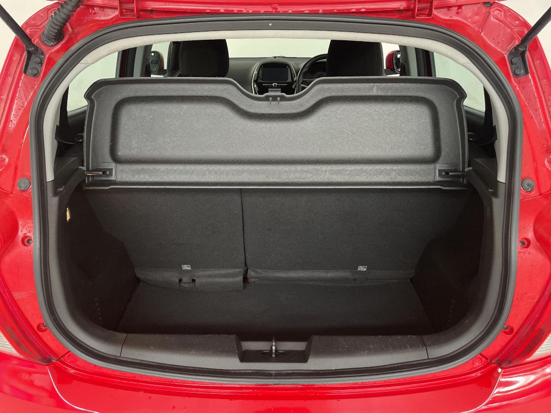 Photo '14' of Holden Spark