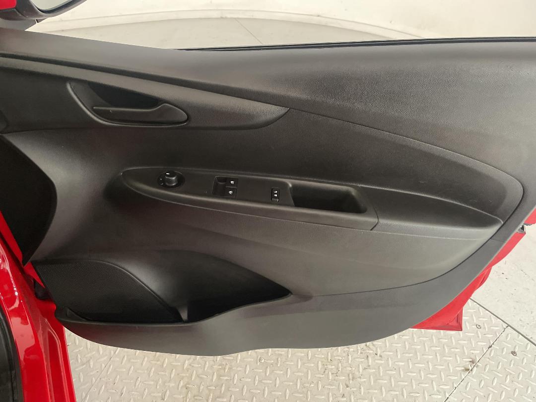 Photo '15' of Holden Spark