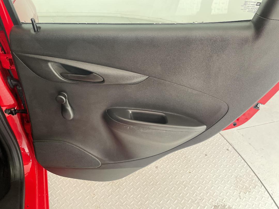 Photo '19' of Holden Spark