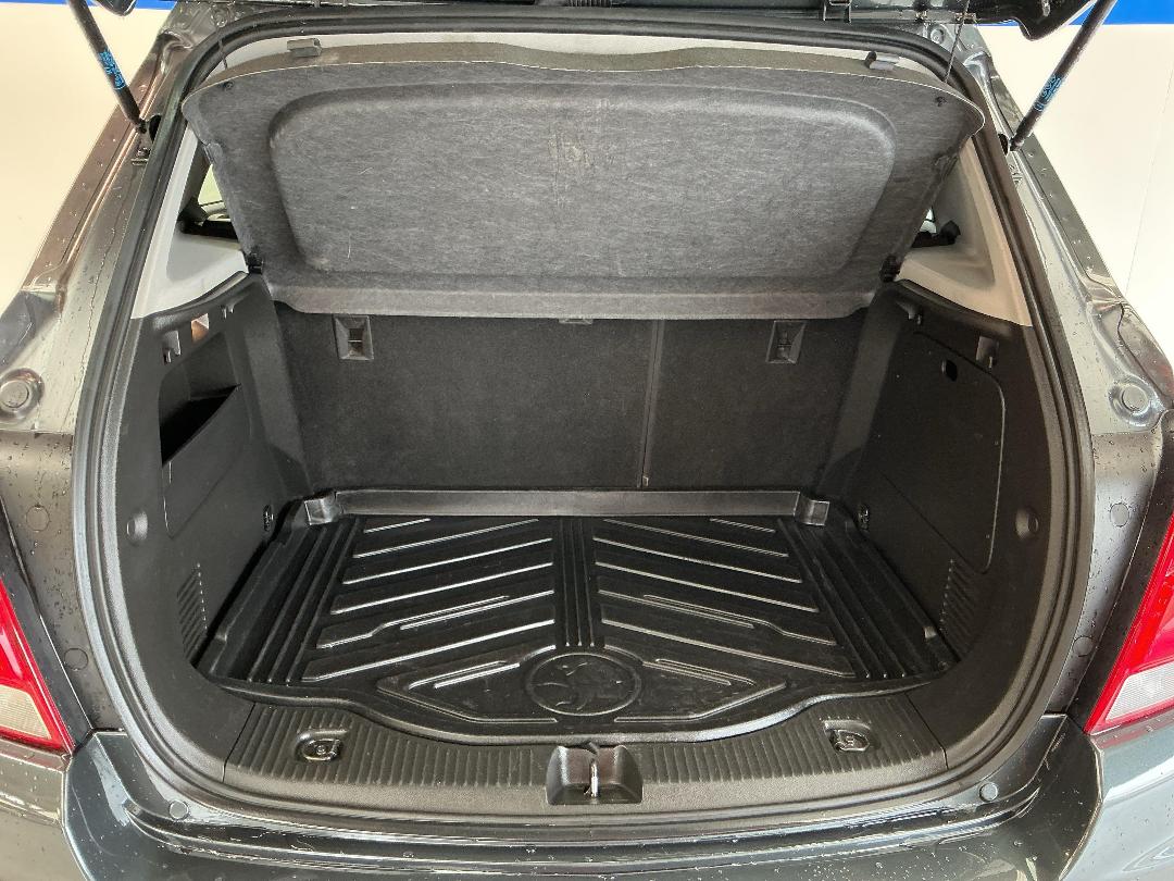 Photo '14' of Holden Trax