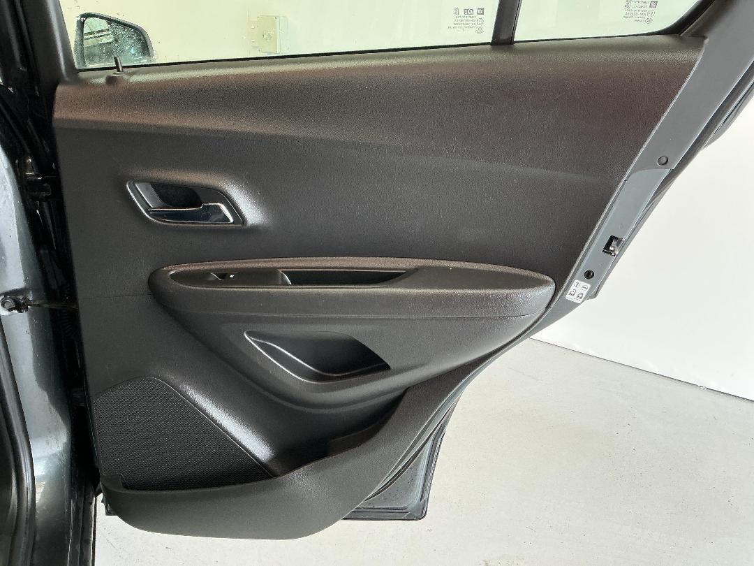 Photo '19' of Holden Trax