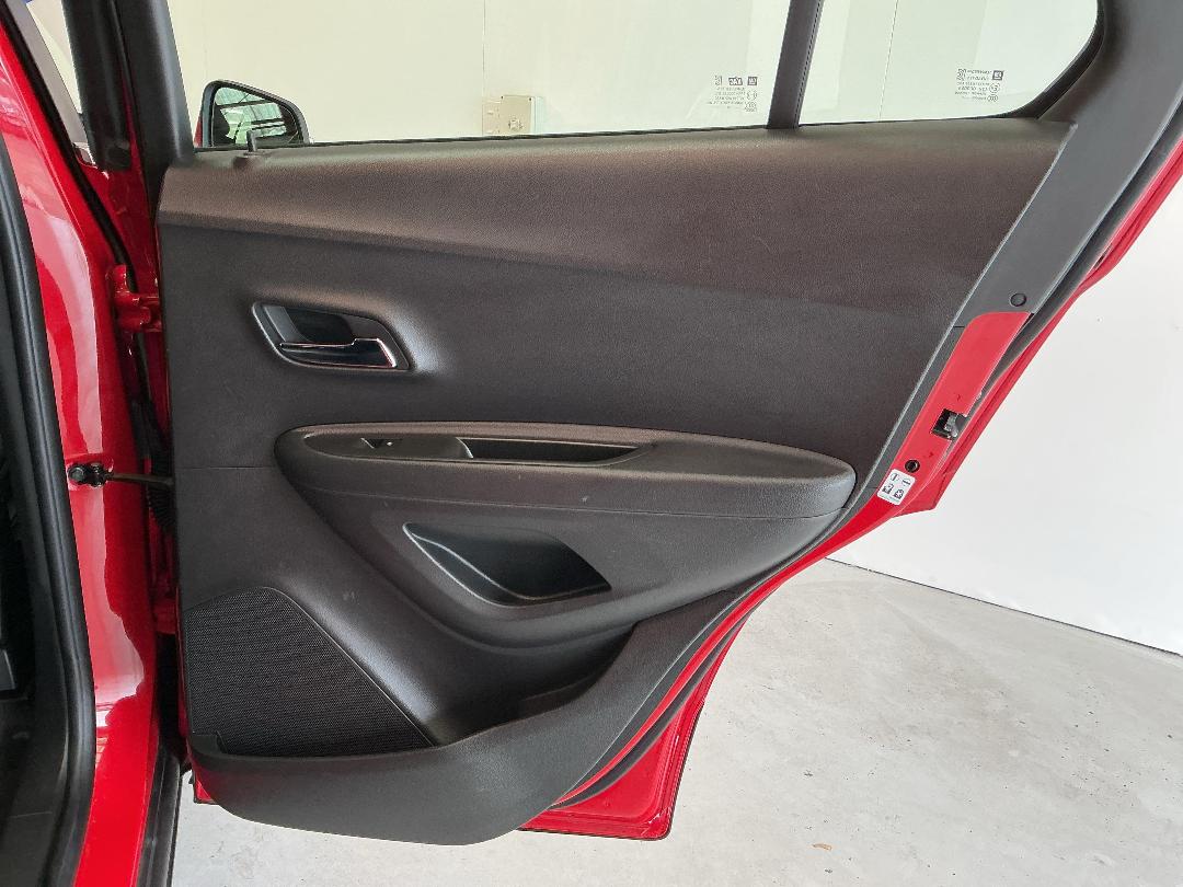 Photo '19' of Holden Trax