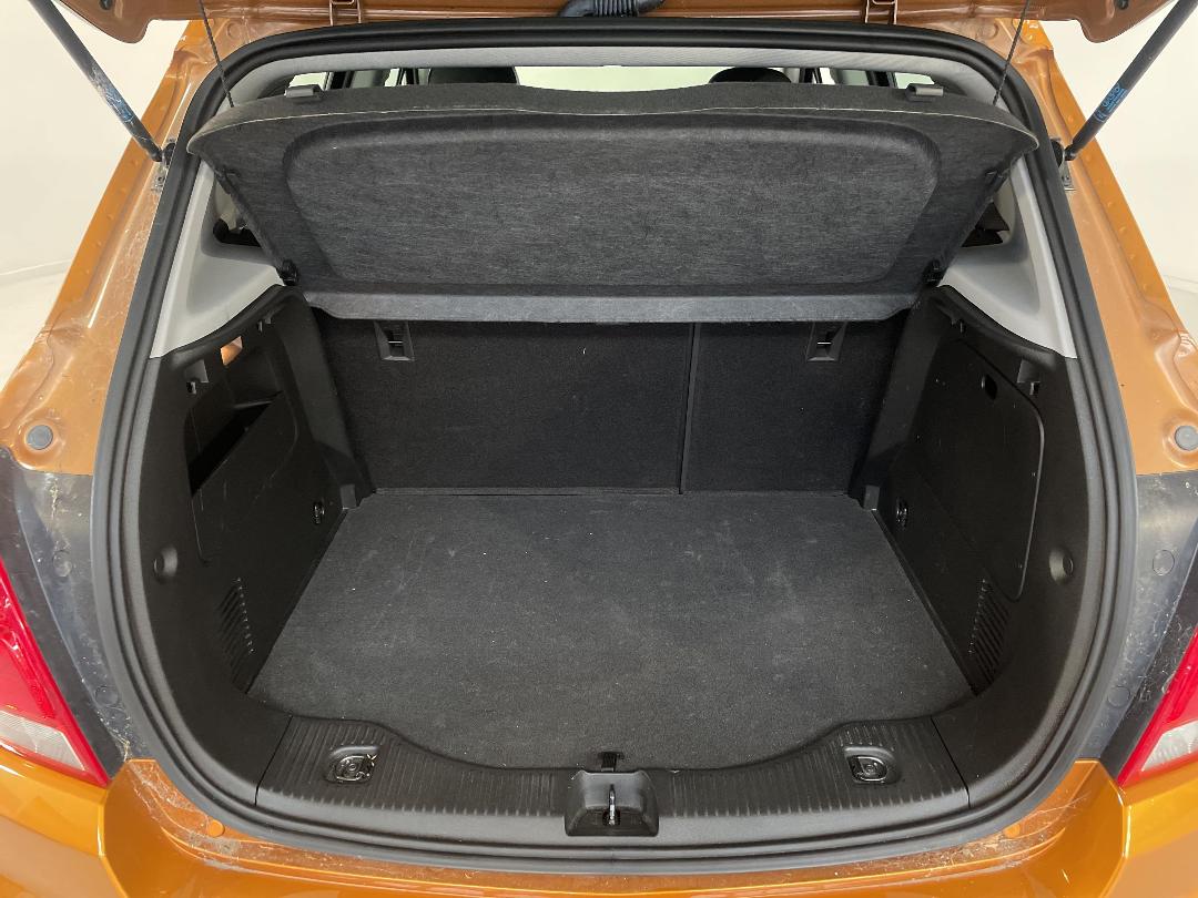 Photo '14' of Holden Trax Photo '14' of Holden Trax