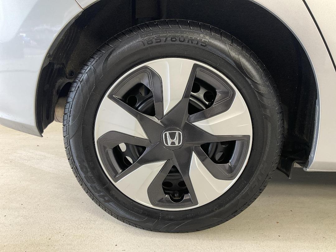 Photo '12' of Honda FIT