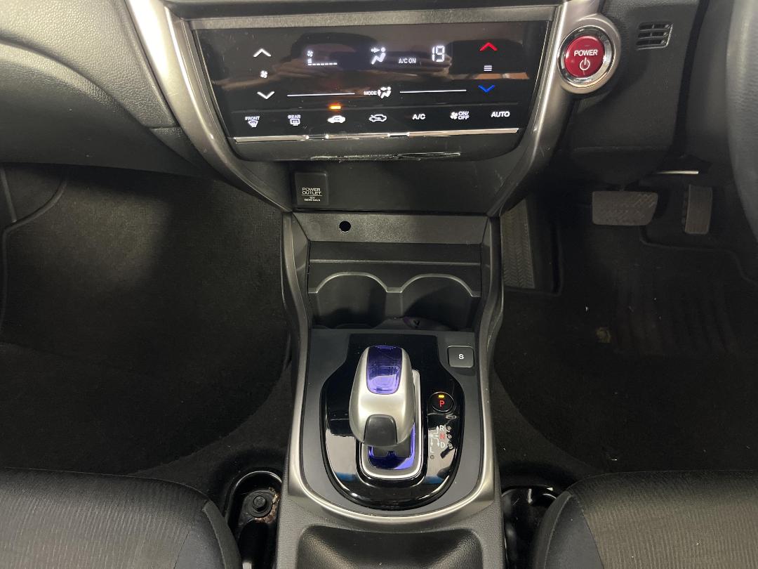 Photo '18' of Honda Grace