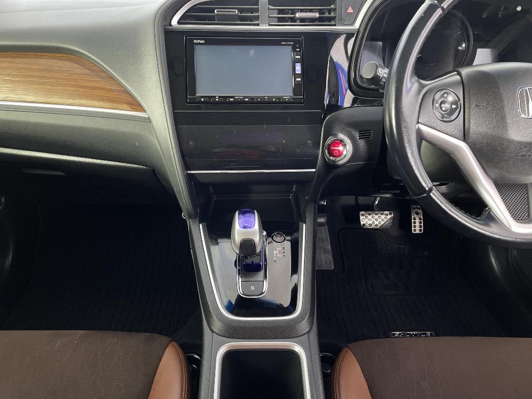 Photo '18' of Honda Shuttle