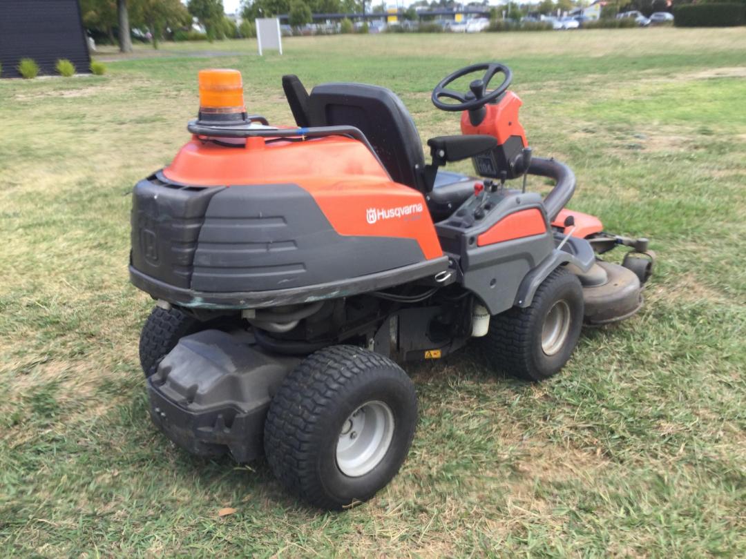 Photo '4' of HUSQVARNA P524 Mower Photo '4' of HUSQVARNA P524 Mower