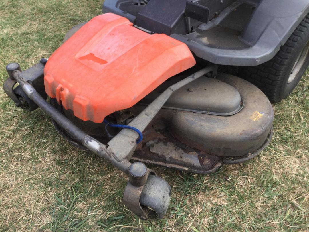 Photo '12' of HUSQVARNA P524 Mower Photo '12' of HUSQVARNA P524 Mower