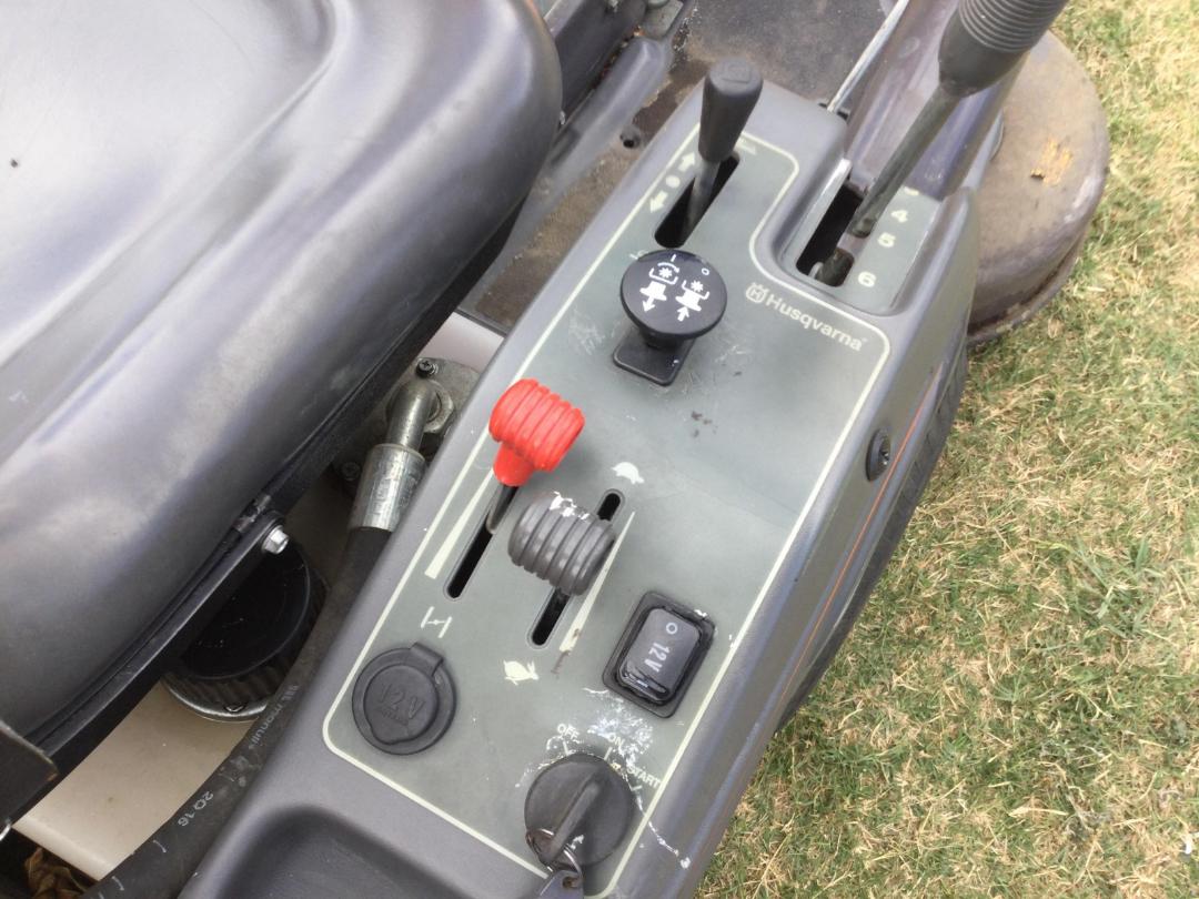 Photo '24' of HUSQVARNA P524 Mower Photo '24' of HUSQVARNA P524 Mower