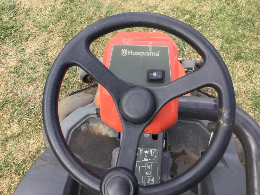 Photo '26' of HUSQVARNA P524 Mower Photo '26' of HUSQVARNA P524 Mower