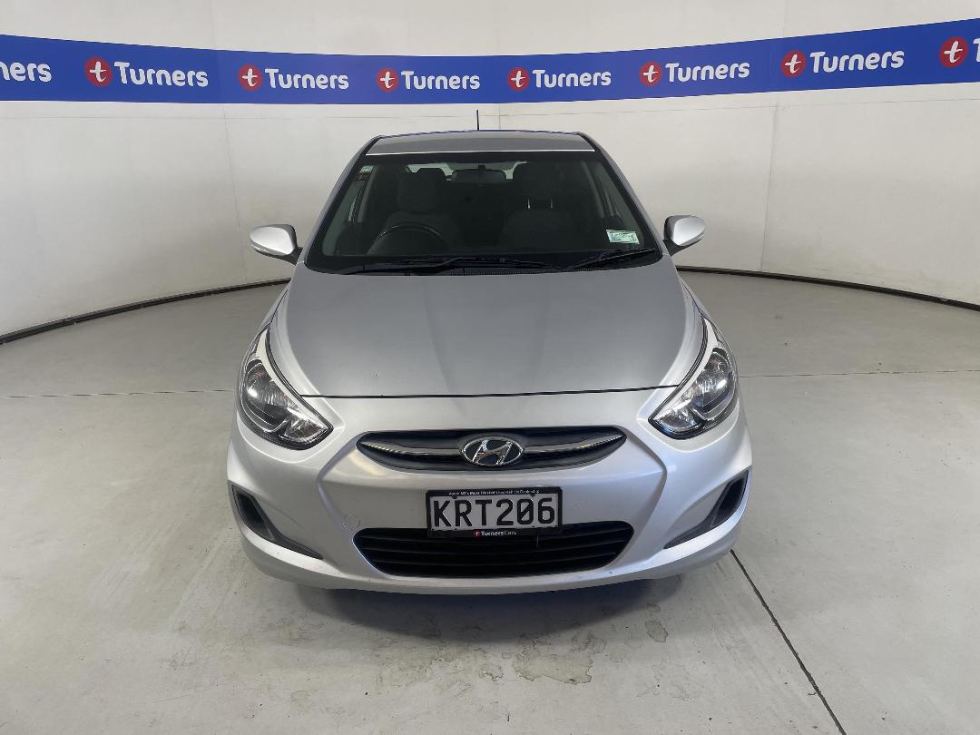 Photo '2' of Hyundai Accent Photo '2' of Hyundai Accent