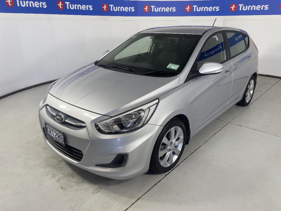 Photo '4' of Hyundai Accent Photo '4' of Hyundai Accent